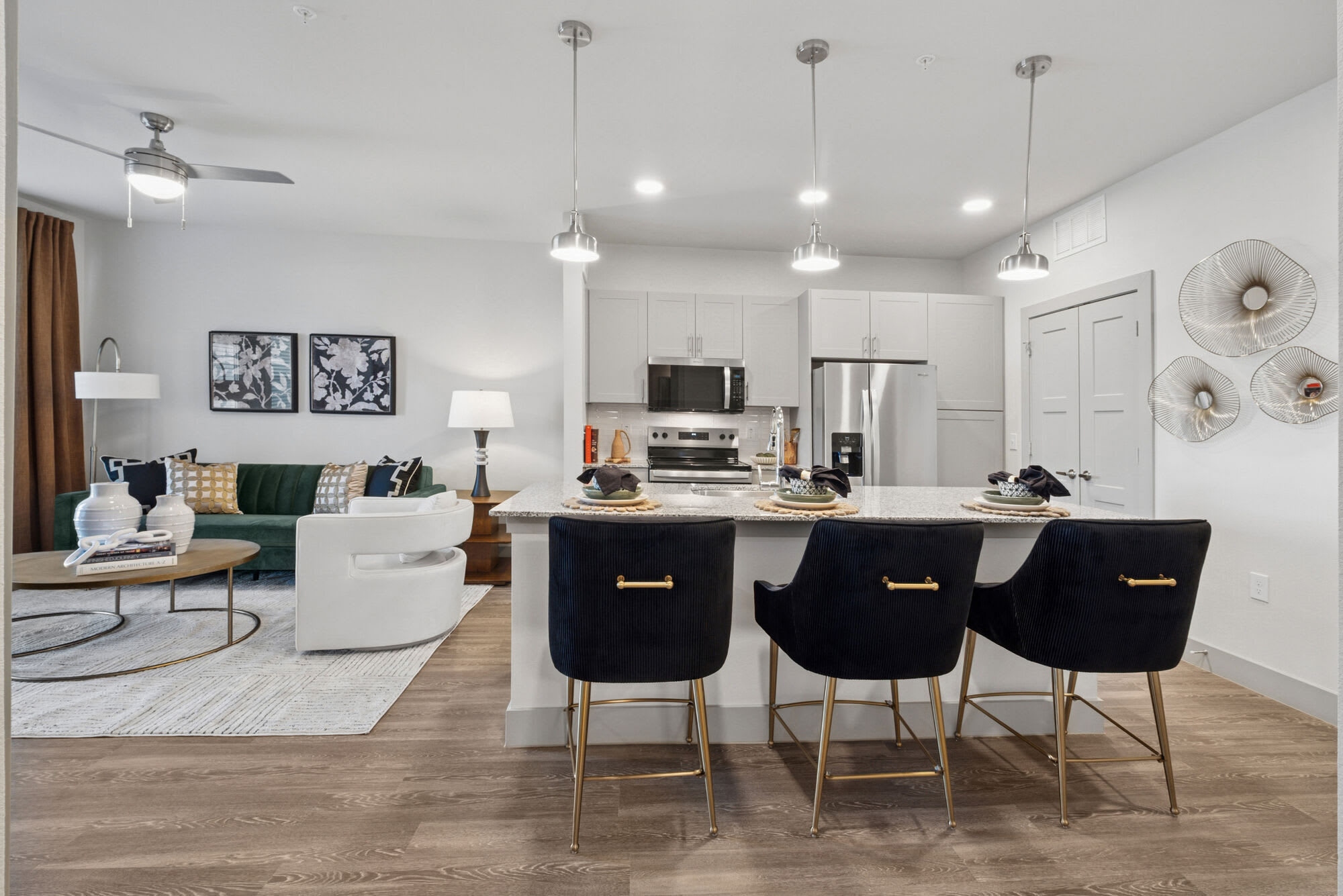 Promenade Apartments – photo 1