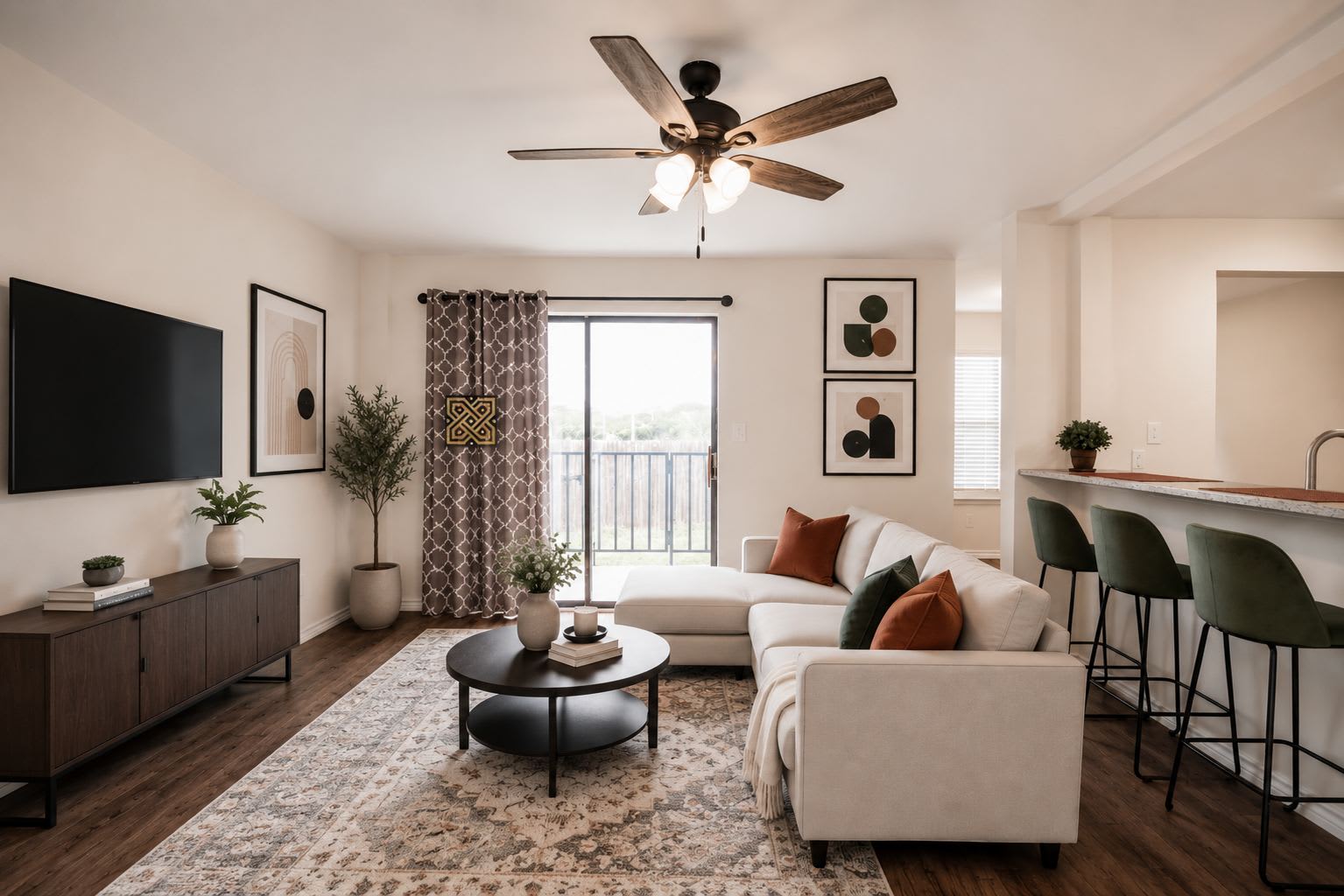 121 Costa Del Oro St – photo 1 of 14