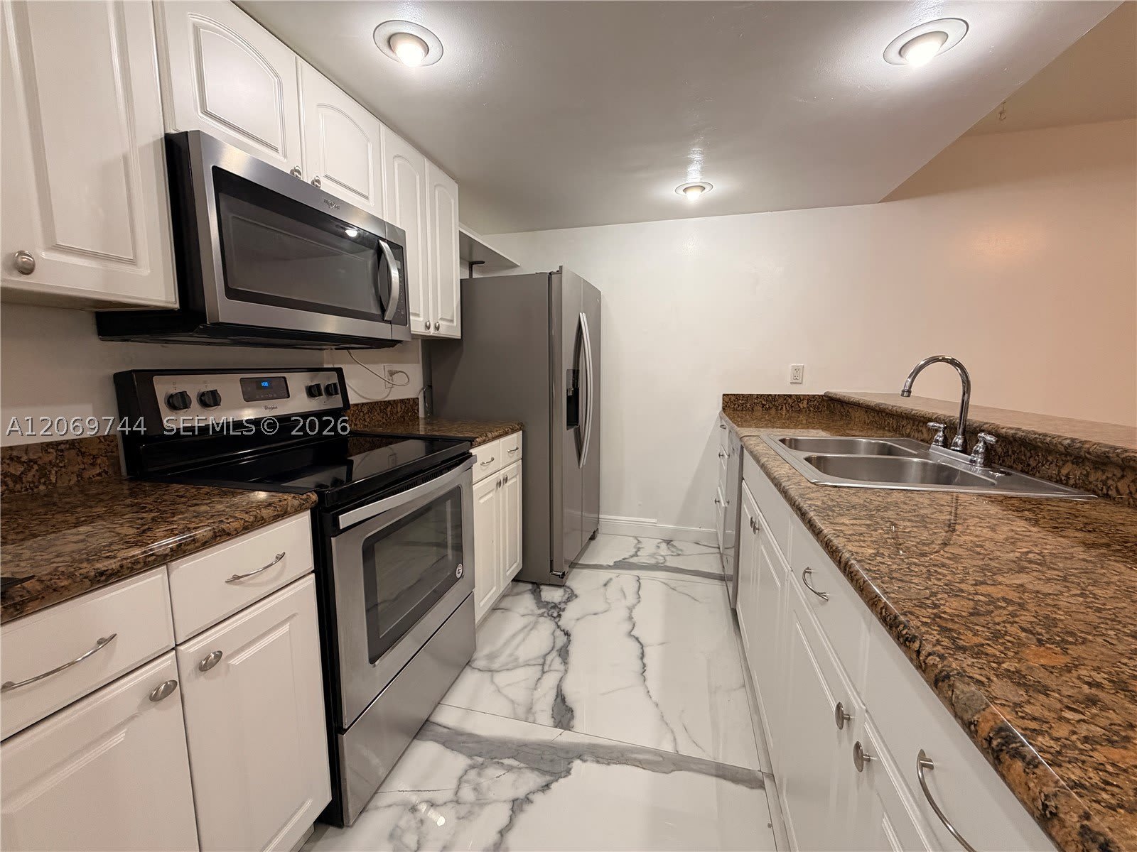 4004 SW 68th Ln – photo 1