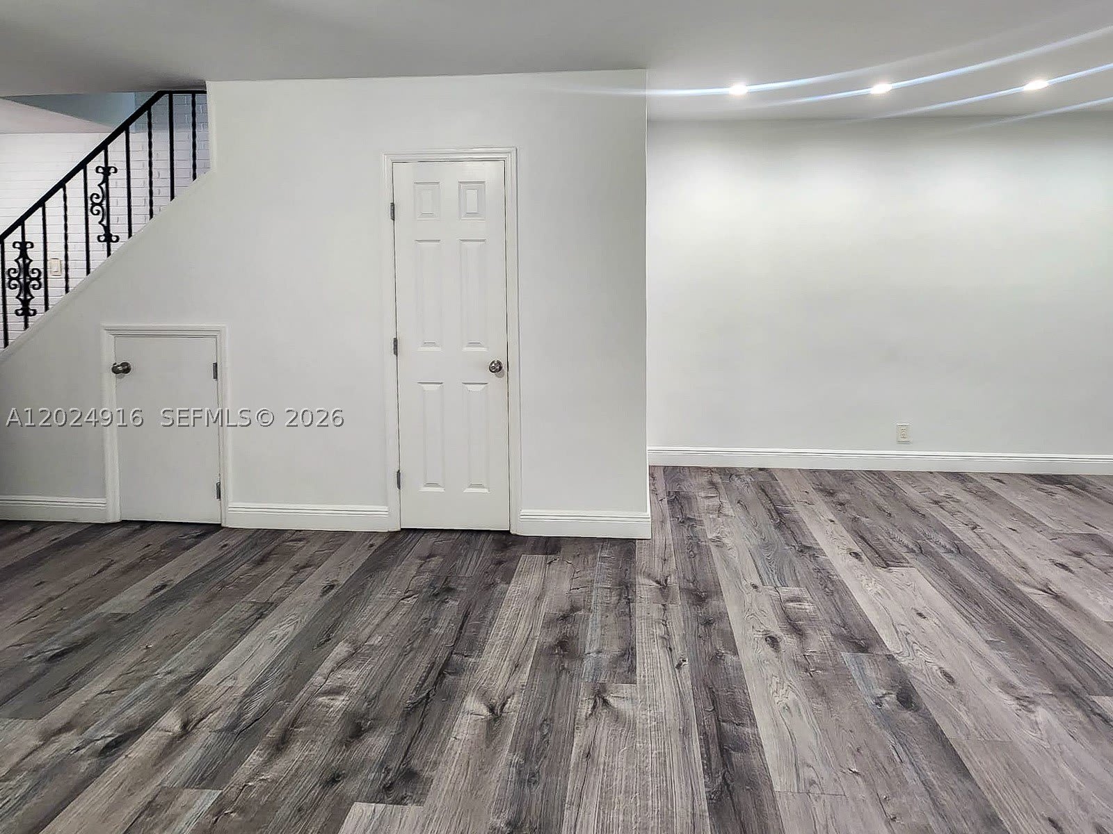 2460 Taylor St – photo 1