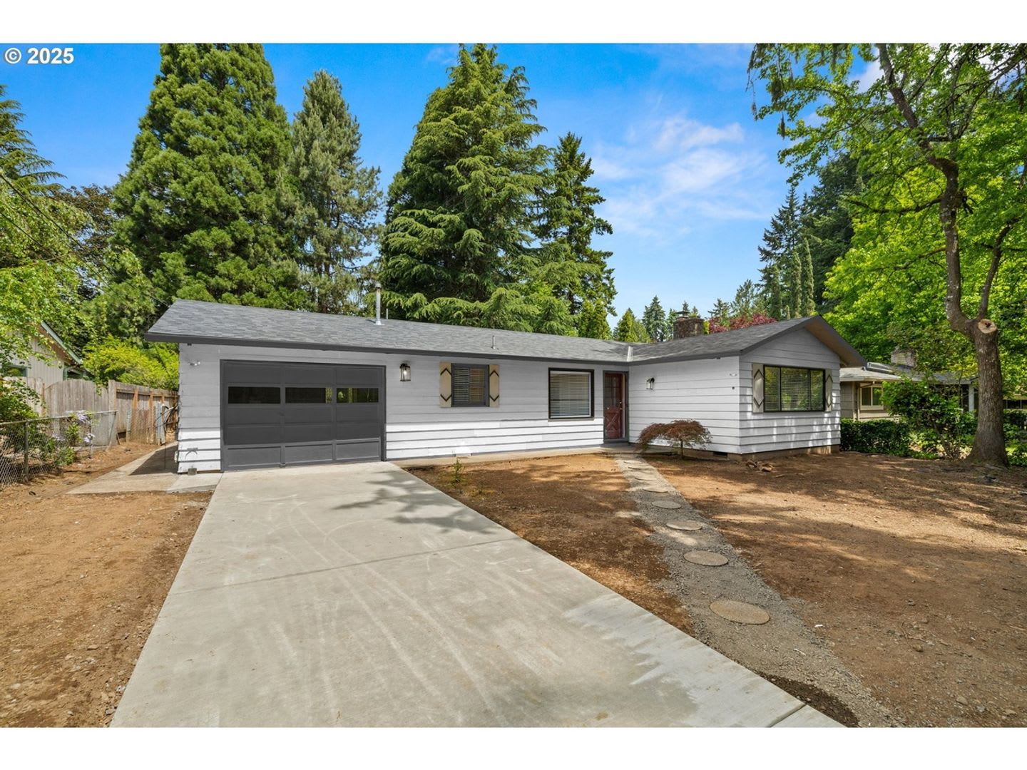 Updated renovations 3BD 2BA 1,050SQ FT in Lake Oswego – photo 1 of 16