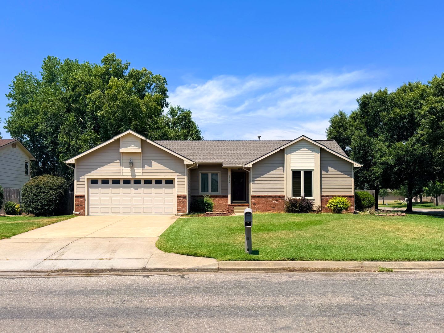 4 Bed 3 Bath w Garage near 21st + Ridge – photo 1