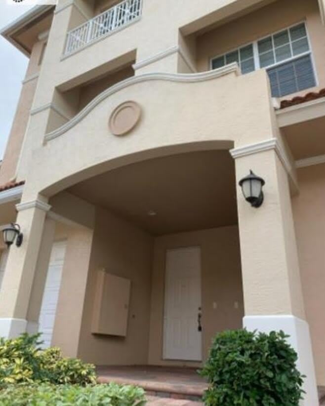 5021 VINE CLIFF Way W – photo 1