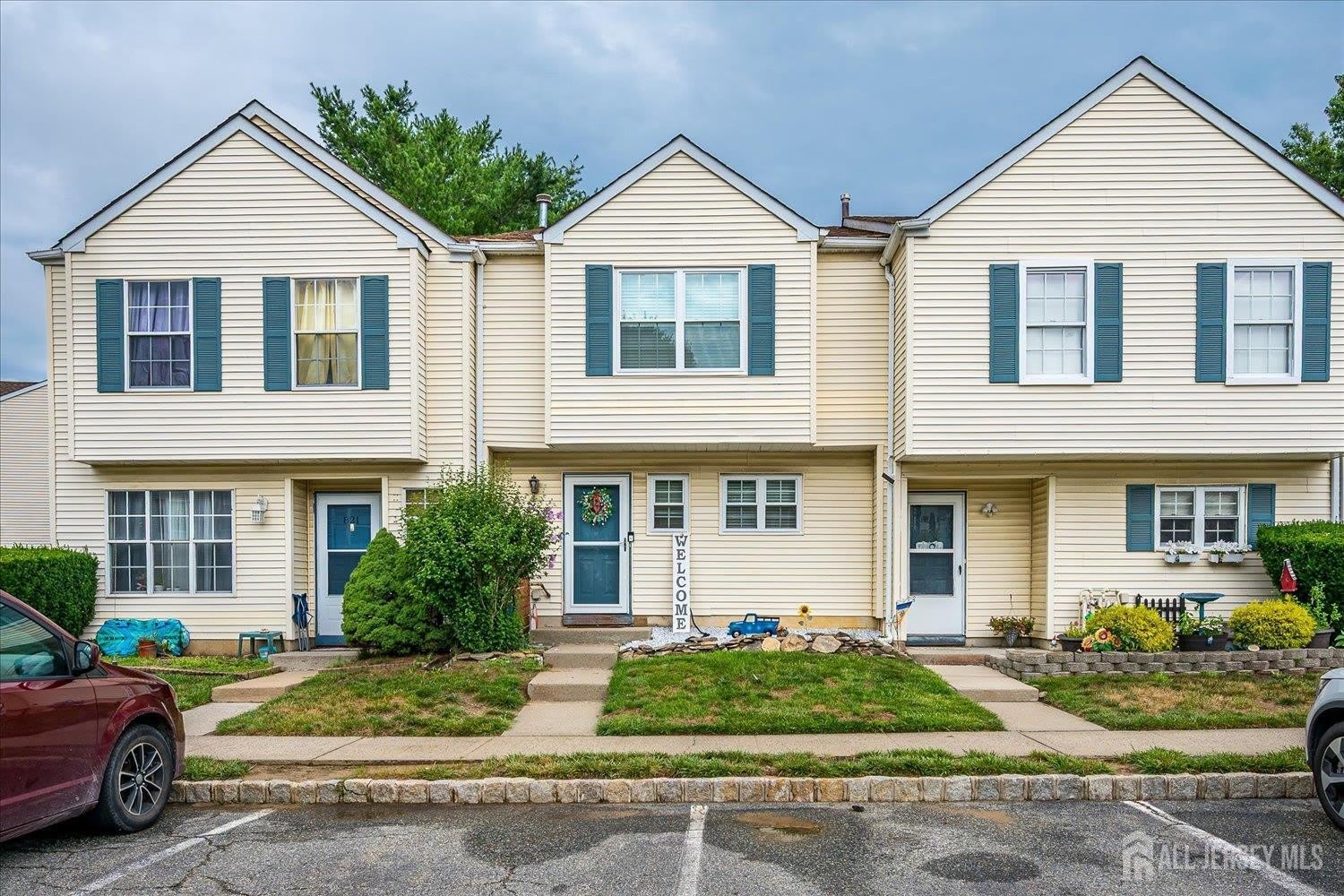 822 Darlington Drive – photo 1 of 26