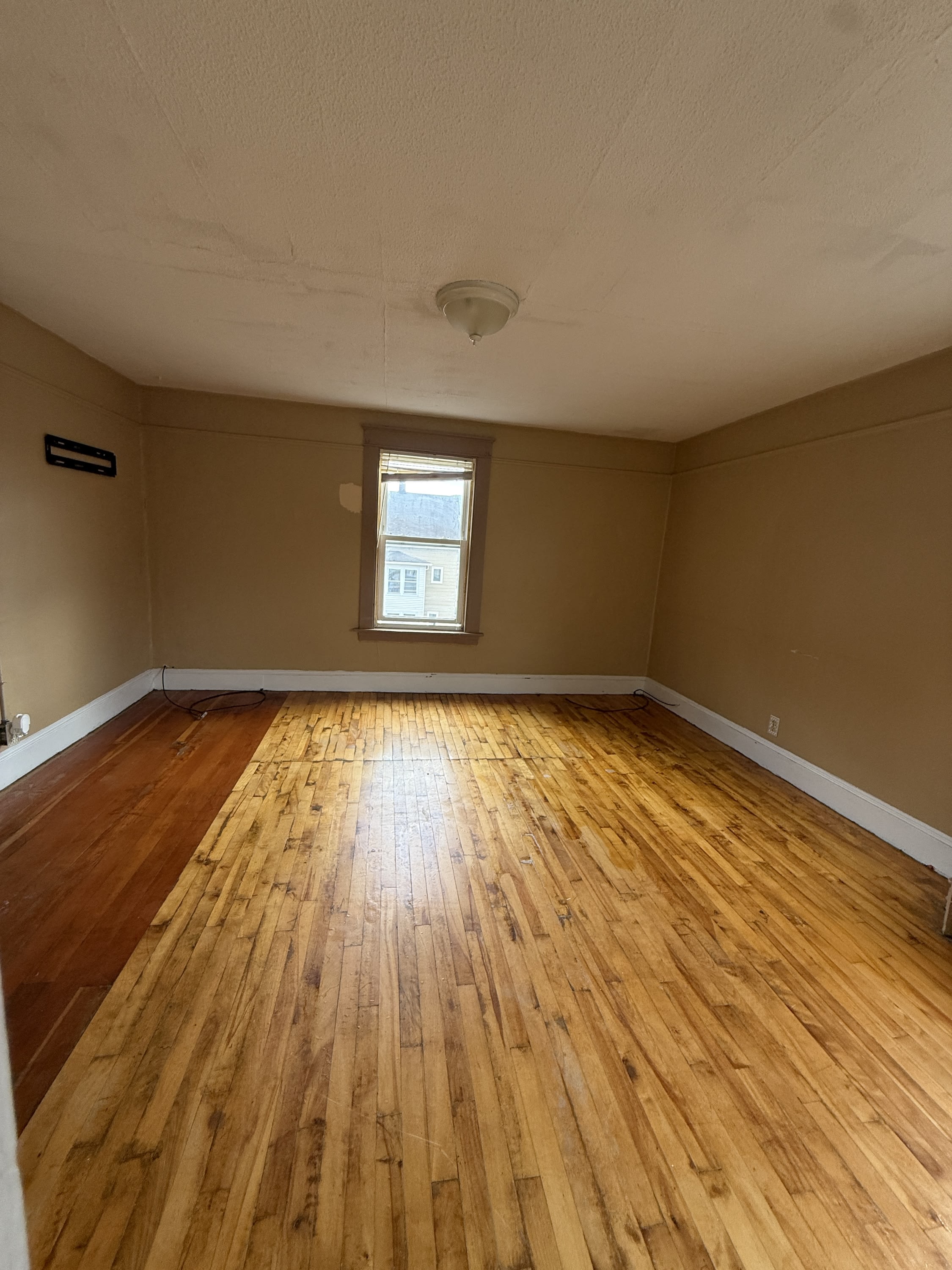 372 Madison Avenue – photo 1 of 5