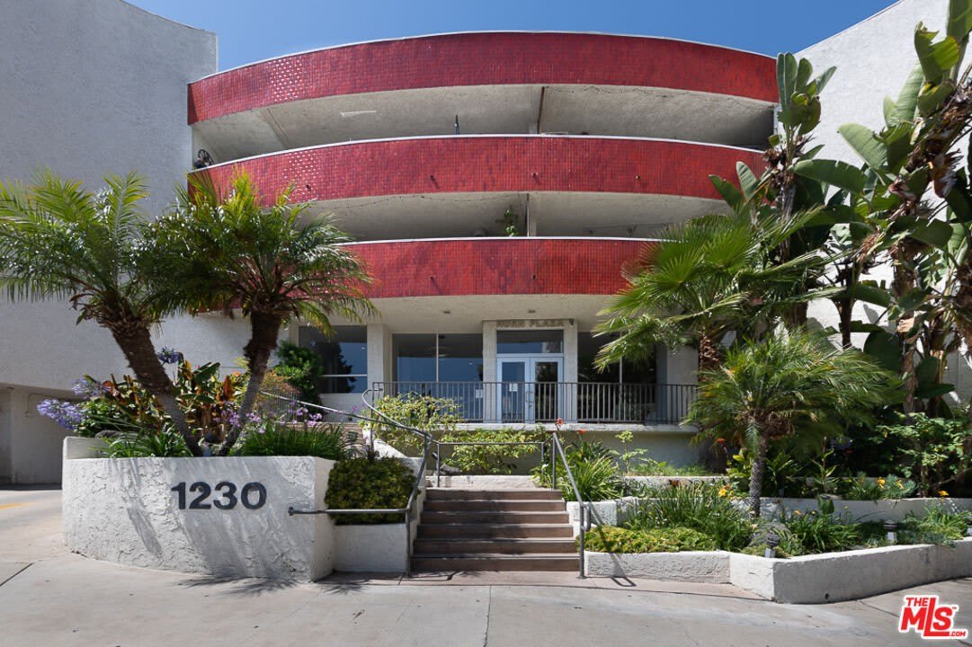 1230 HORN Ave – photo 1 of 25