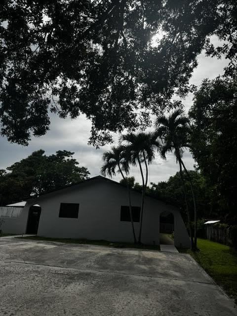 1871 W Forest Avenue – photo 1 of 75