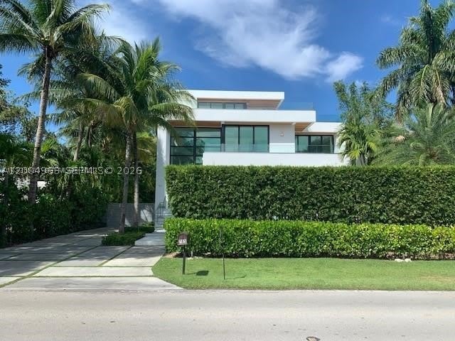785 Harbor Drive – photo 1 of 29