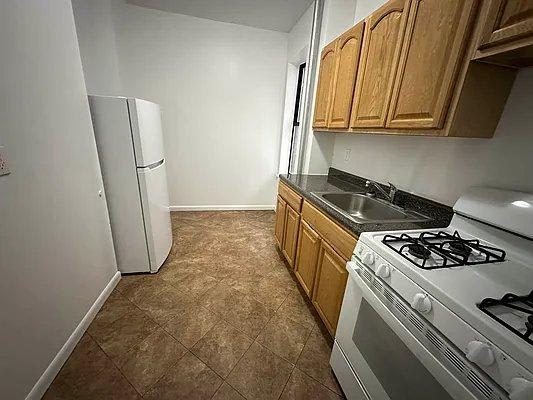1565 Grand Concourse – photo 1