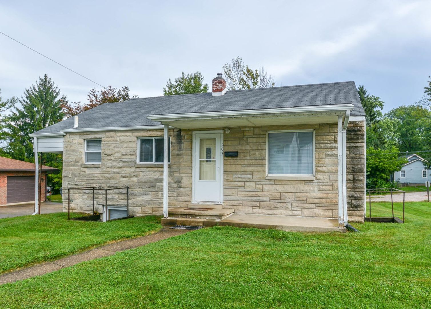 207 E 14th St – photo 1
