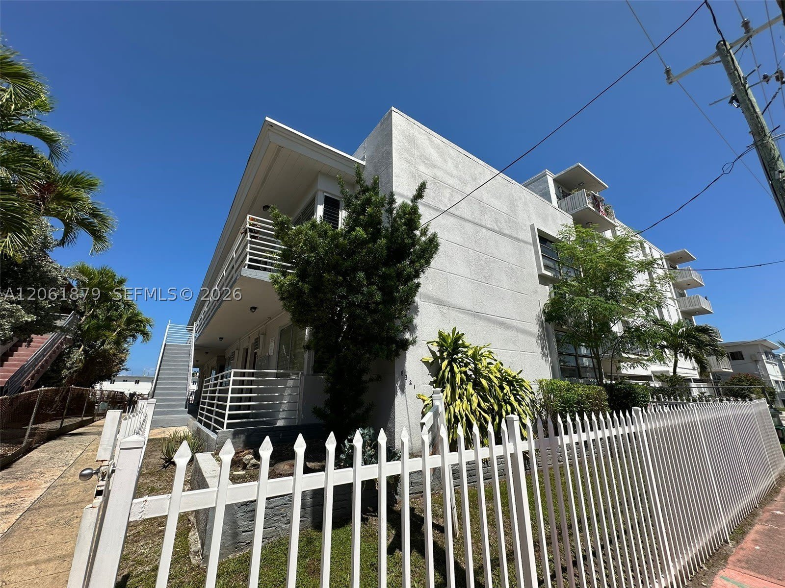 8321 Crespi Blvd – photo 1