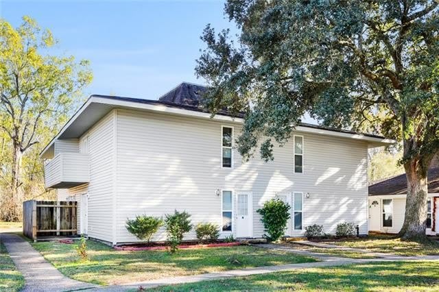 121 LAKEWOOD Drive – photo 1 of 13