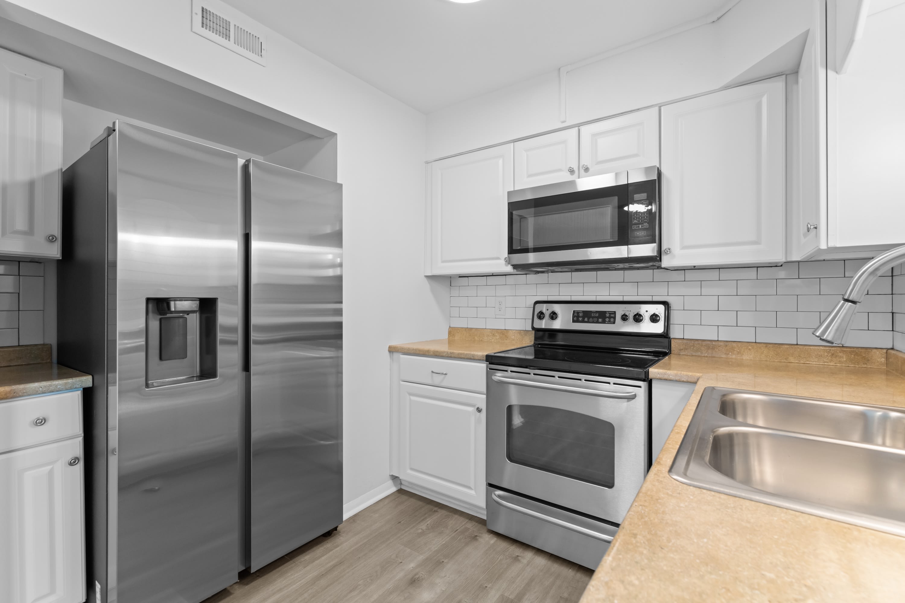 1208 Manassas Court – photo 1