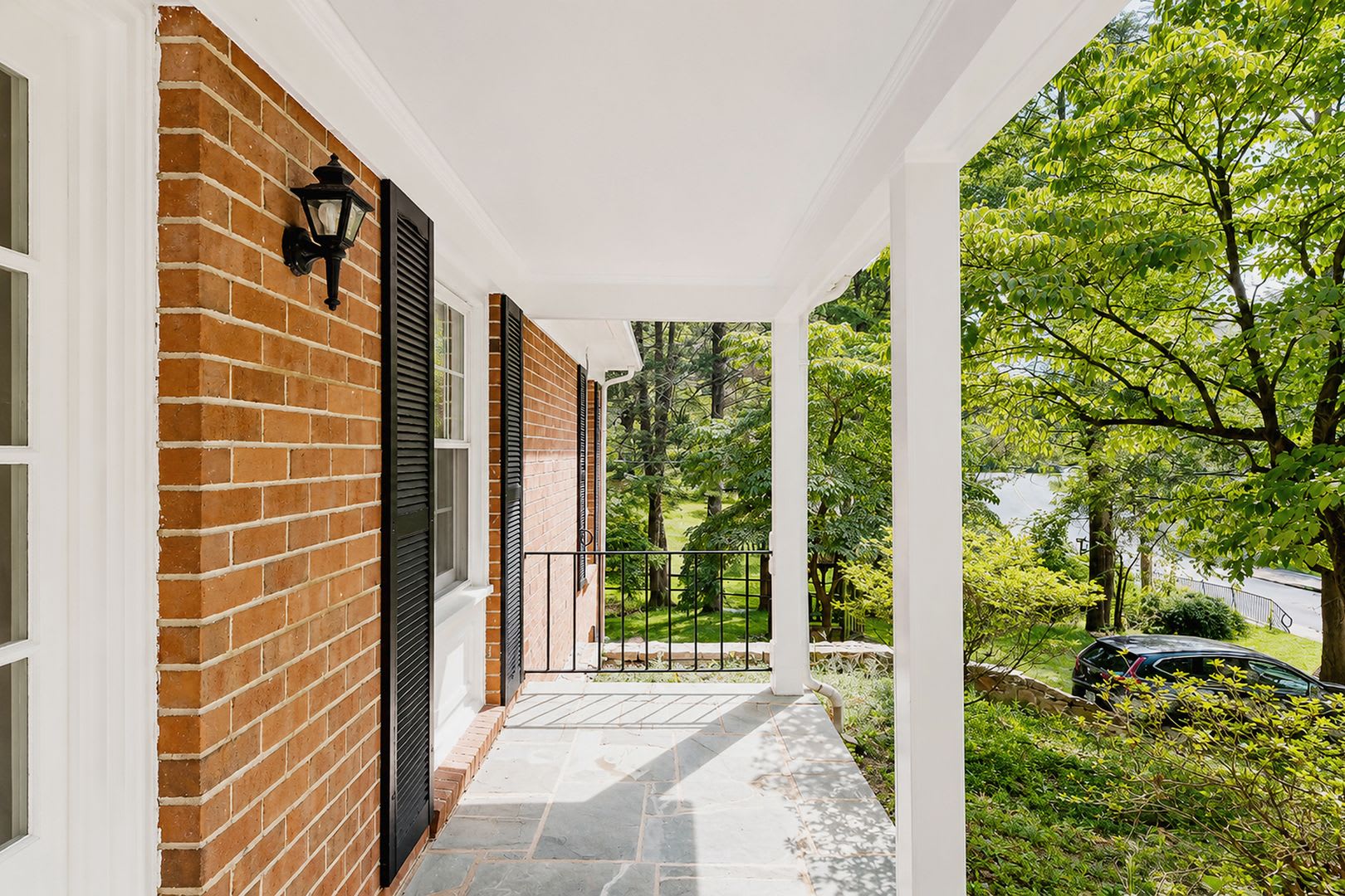 Spacious Pet-Friendly Greenbrier Home with Recent Updates + Lawn Care Included – photo 1