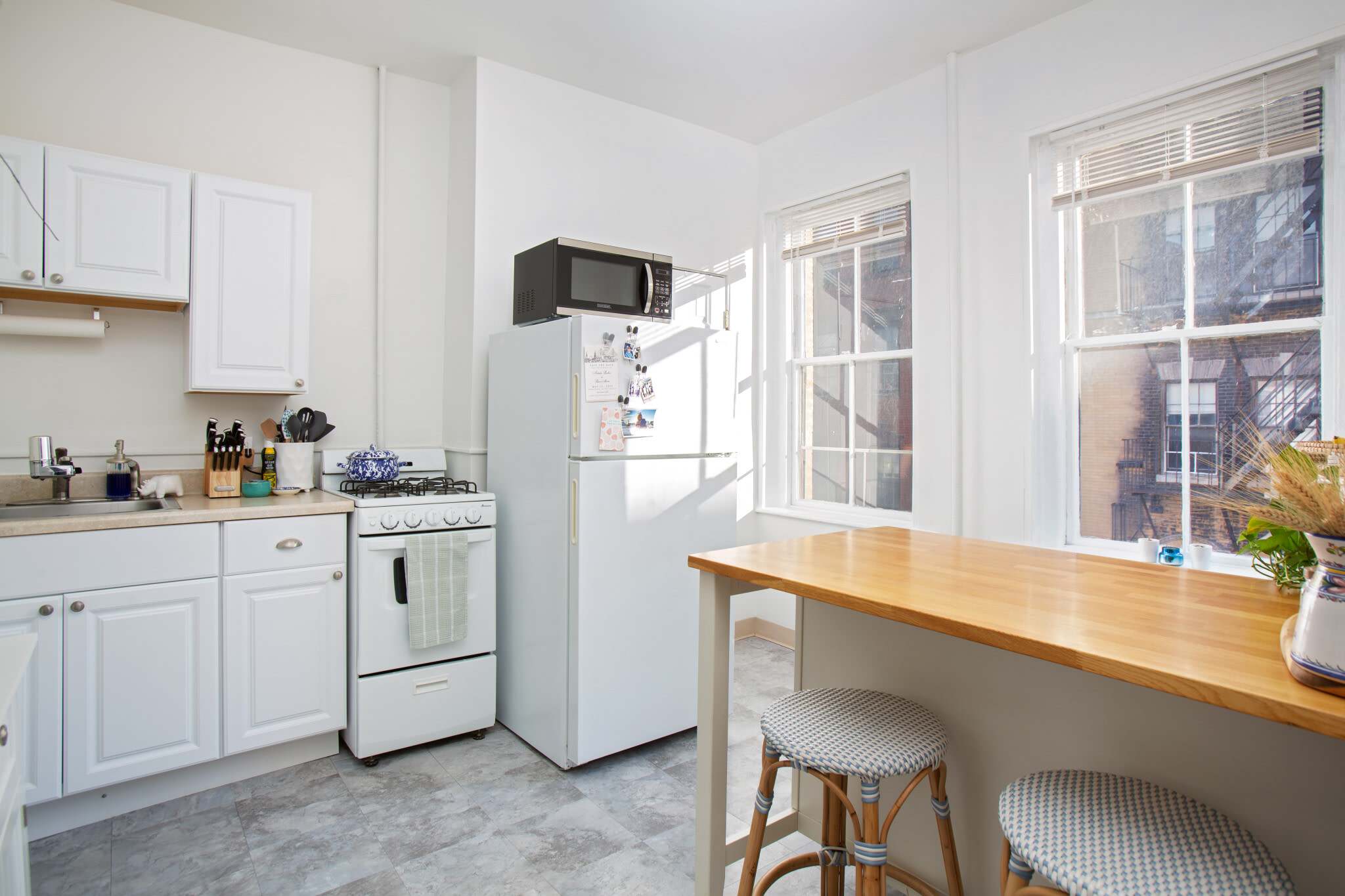 24 Anderson St – photo 1