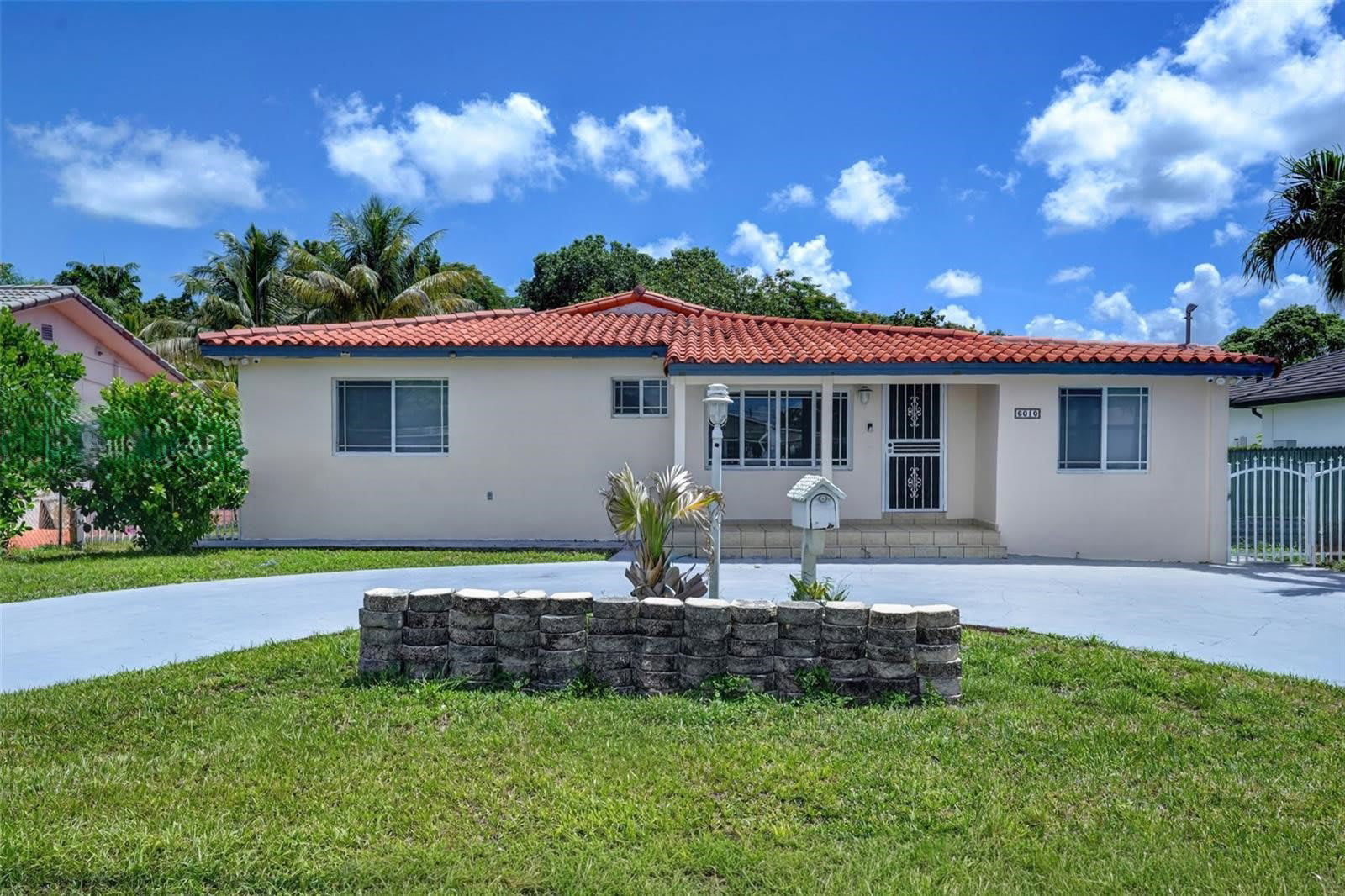 6010 Southwest 19th Street – photo 1