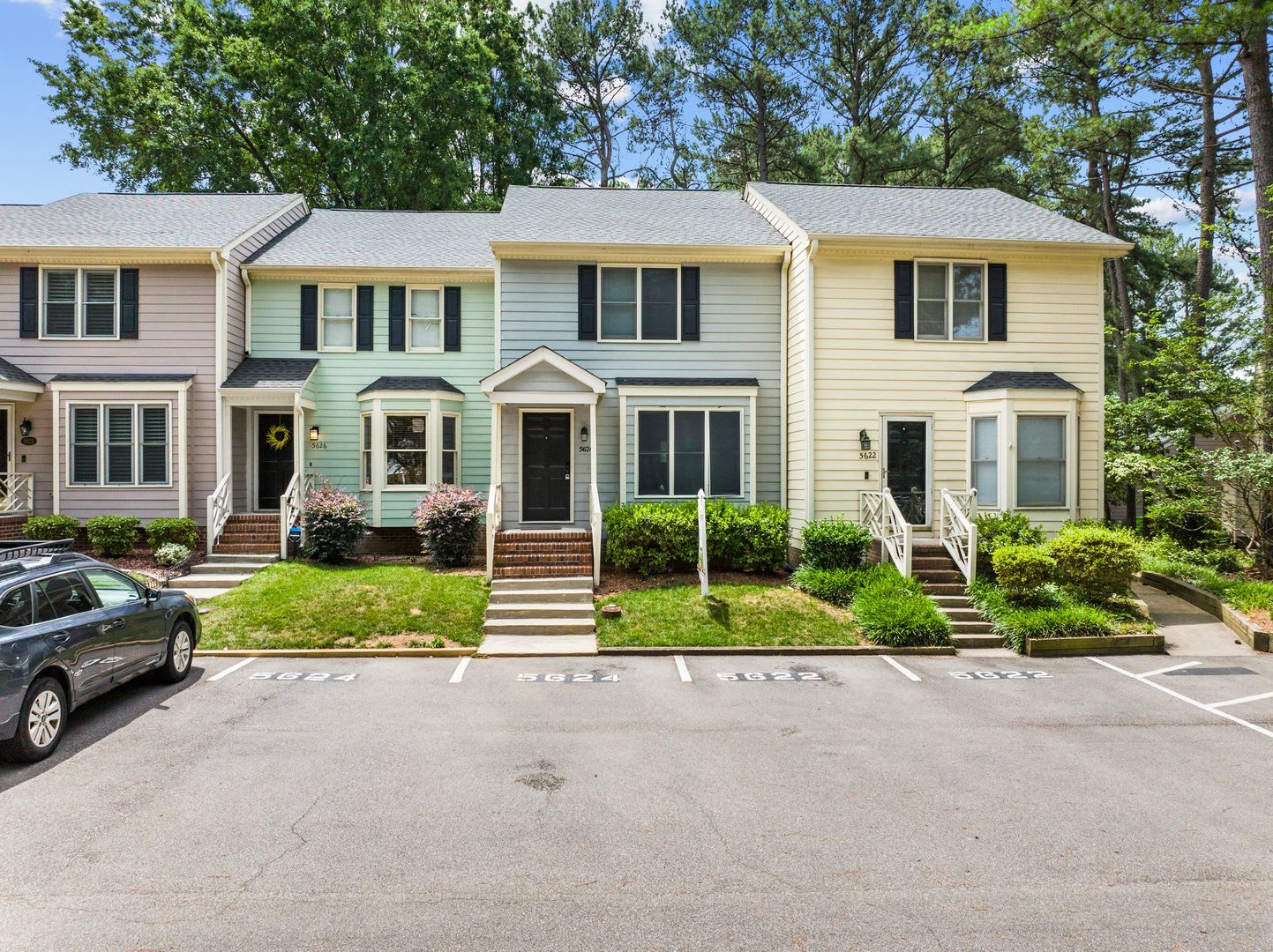 Updated And Adorable 2 Bedroom Townhome In N E Raleigh Near Rex Glenwood Crabtree Pet Friendly – photo 1