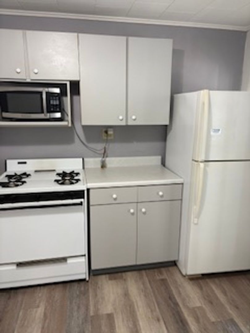 580 Wilson St – photo 1 of 9