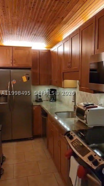 900 Ne 18Th Ave – photo 1