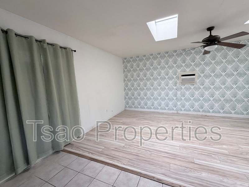 607 N Ardmore Ave – photo 1
