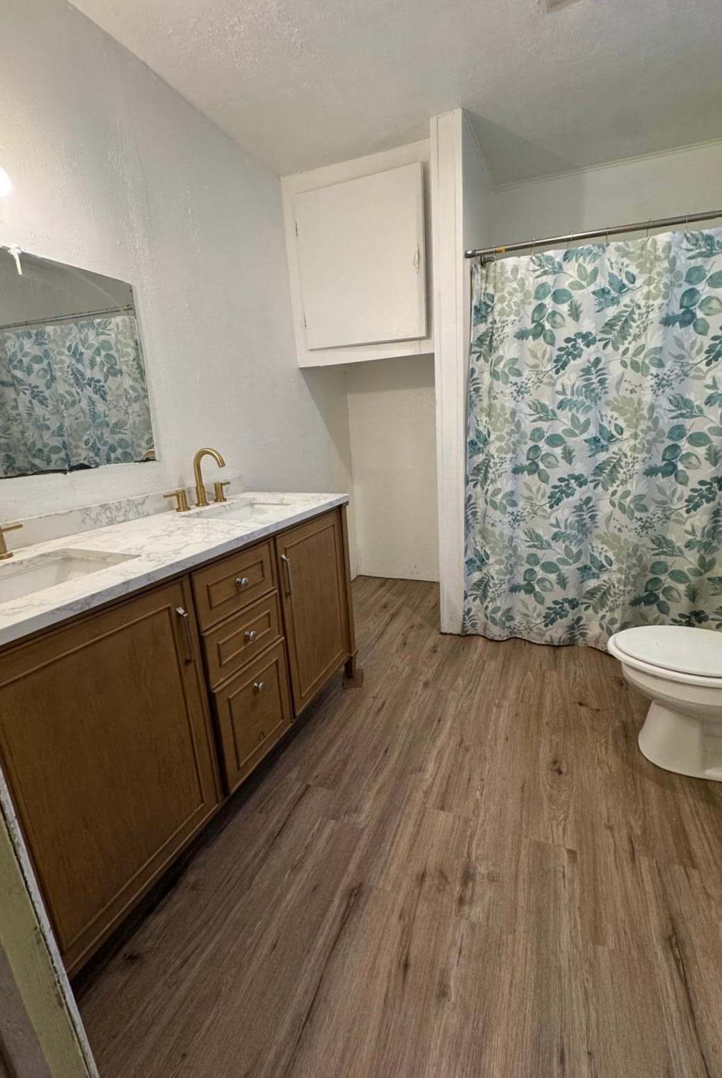 403 East Elk Street – photo 1 of 11