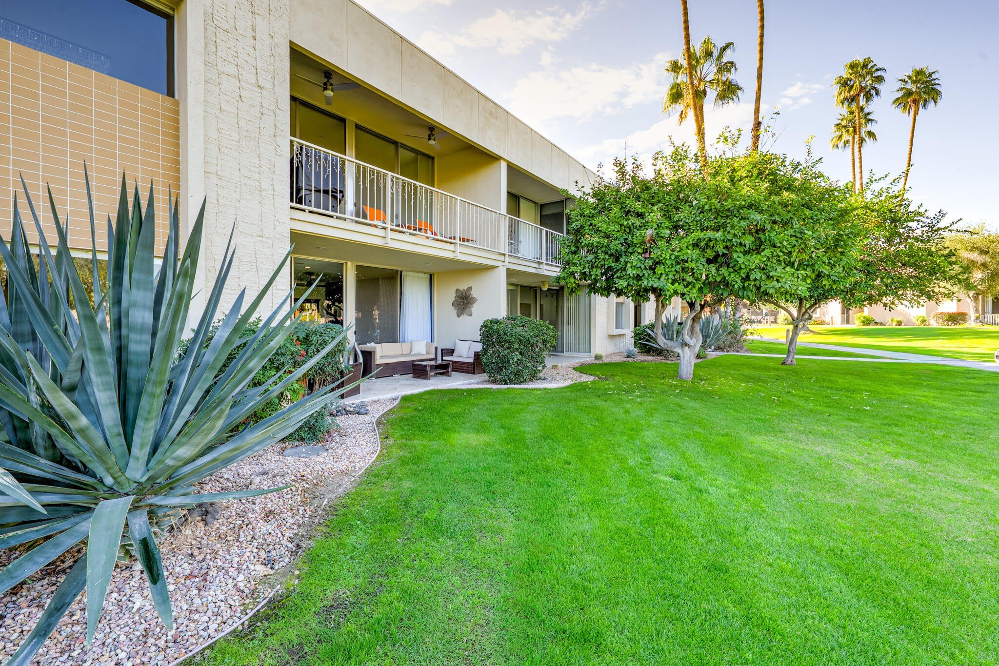 449 Desert Lakes Drive – photo 1