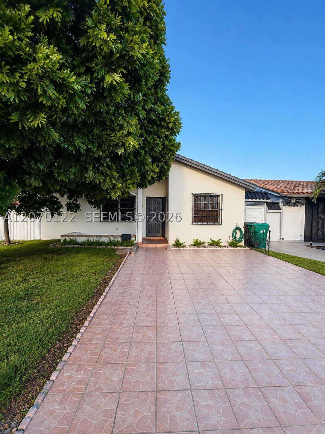 2219 SW 137th Pl – photo 1