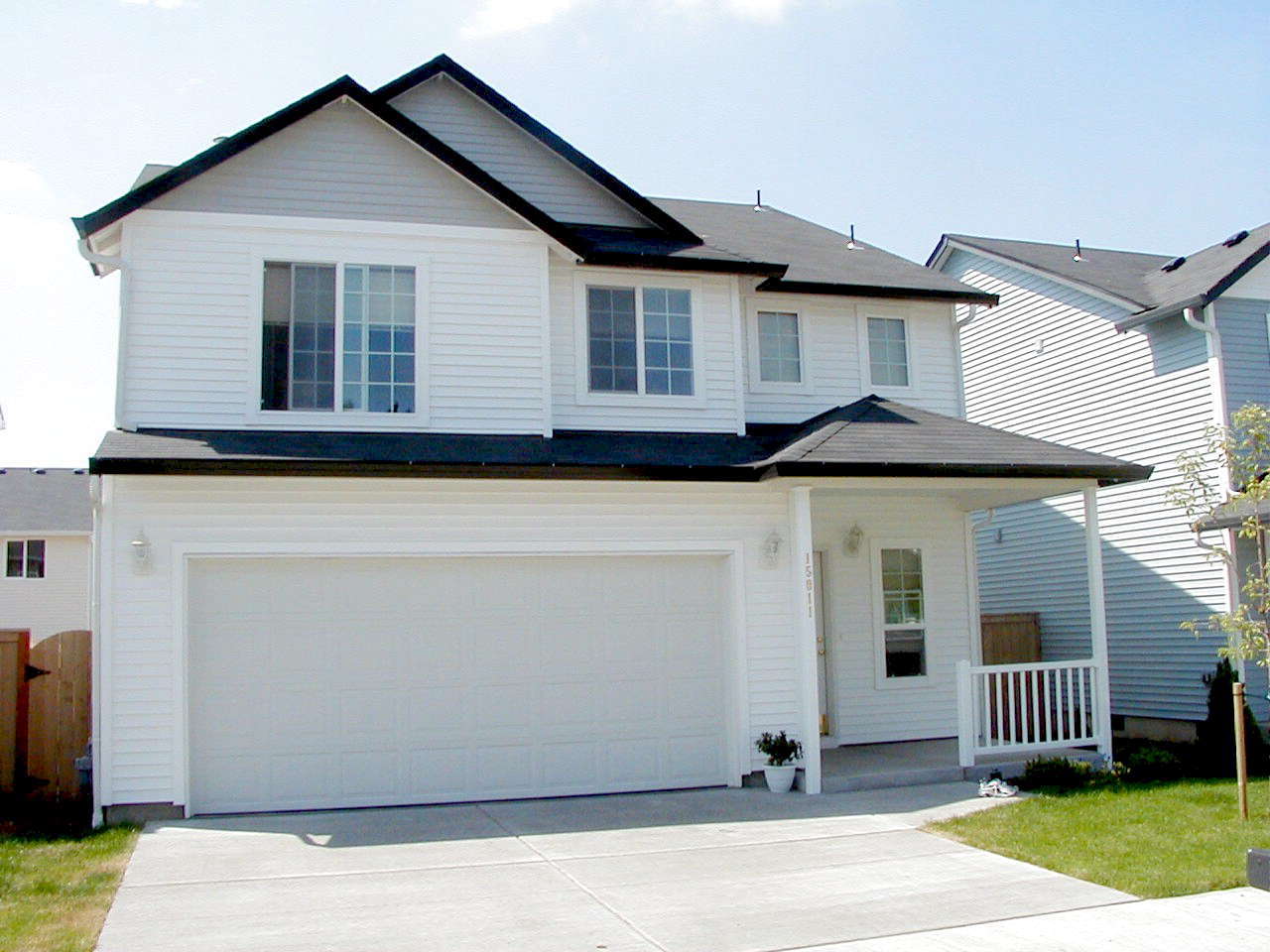 Large Beautiful 4 Bedroom Home w/ Loft &amp; Upstairs Laundry Room! – photo 1 of 12