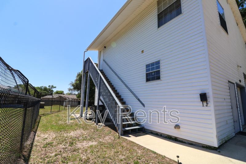 405 E Palmetto Ave – photo 1 of 9