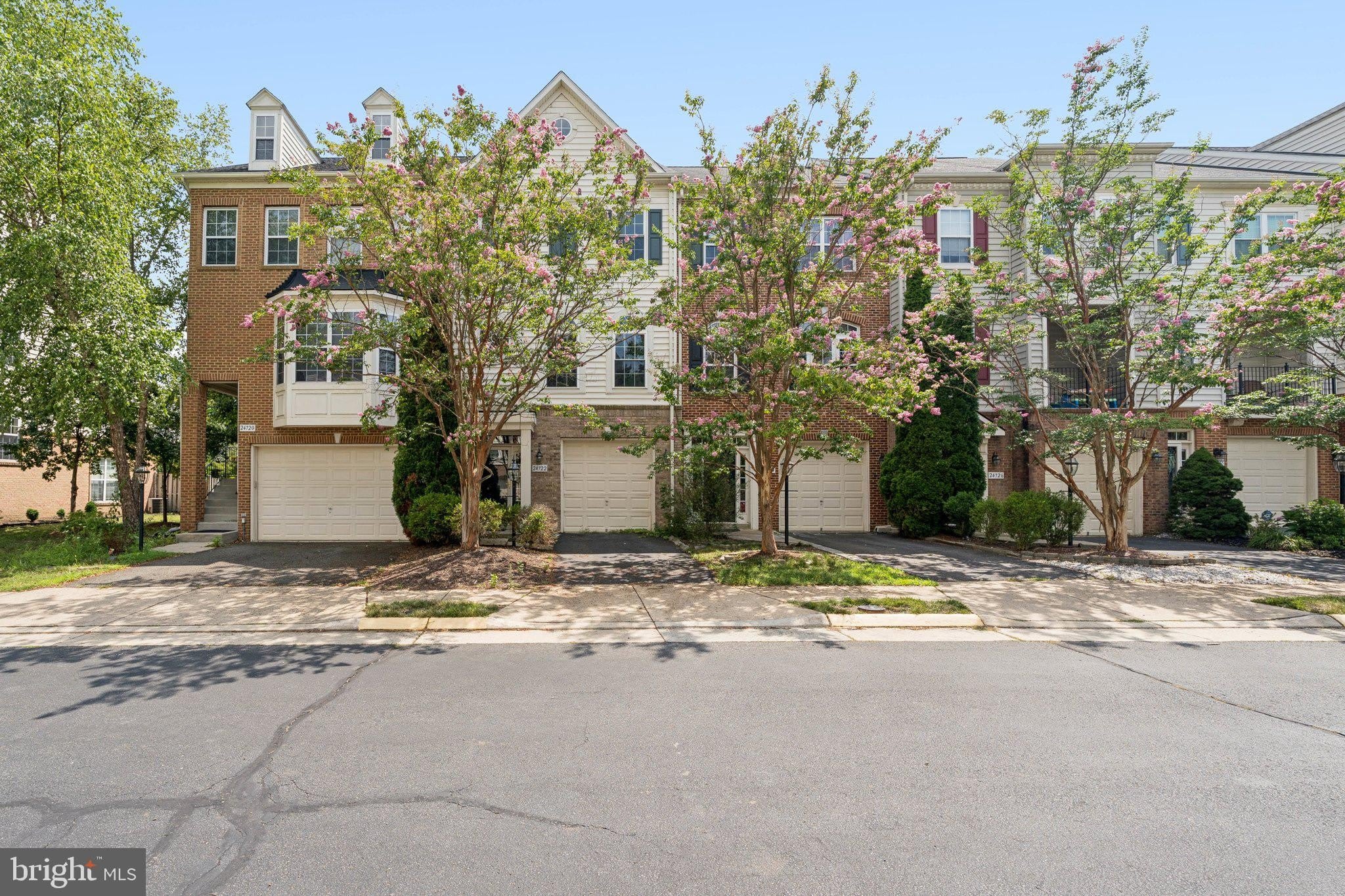 24722 CLOCK TOWER Square – photo 1 of 25