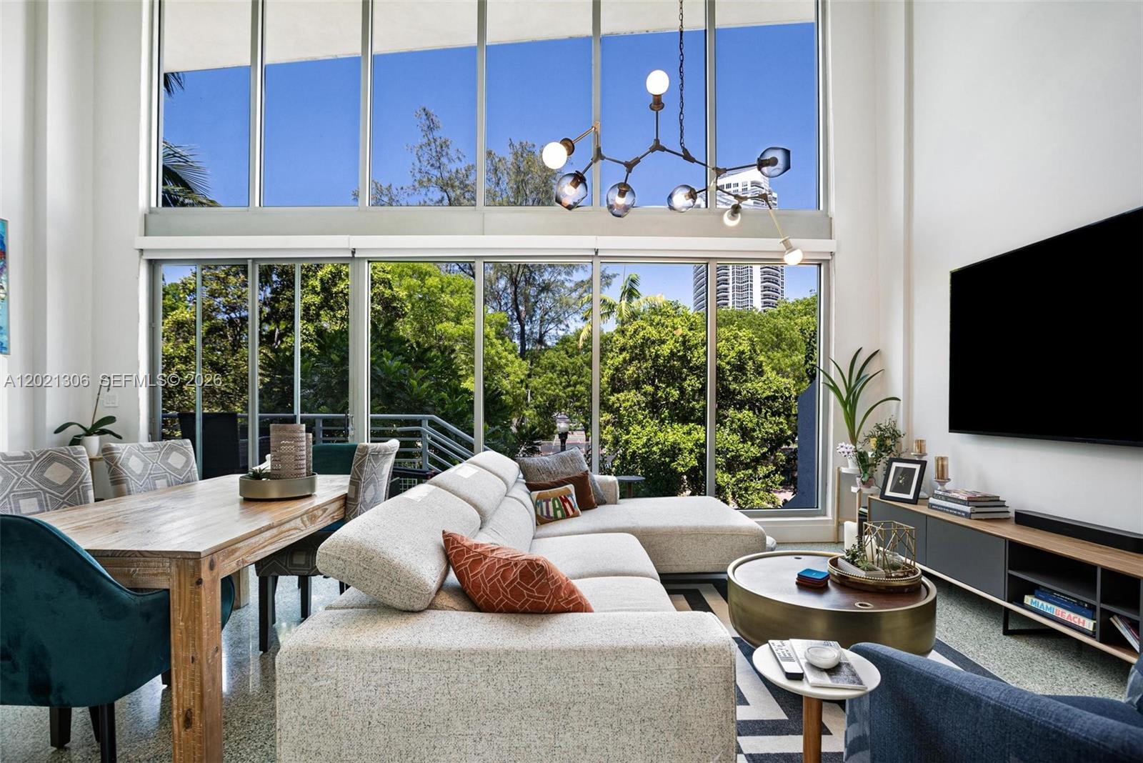 245 Michigan Ave – photo 1