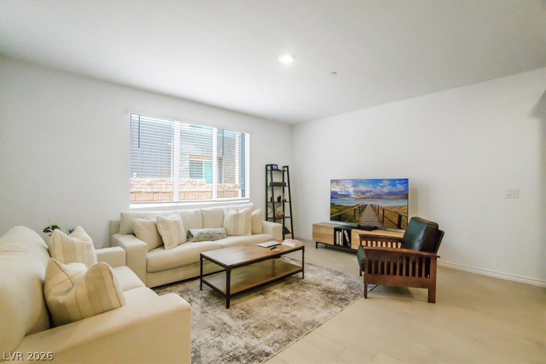 1529 E Eva Crossing Place – photo 1