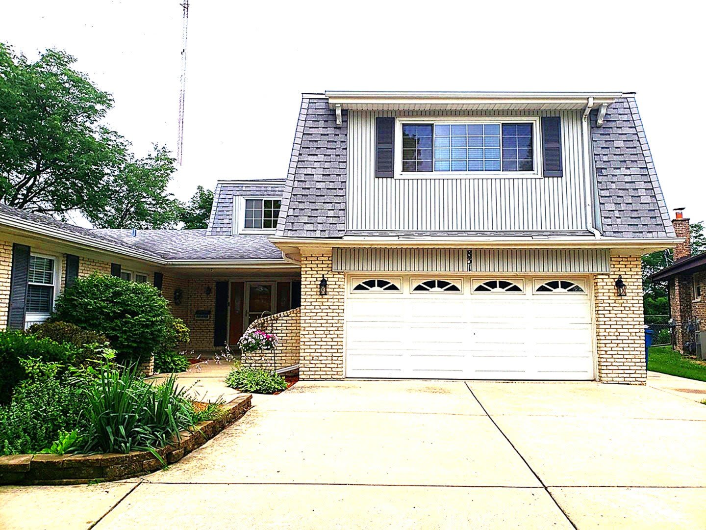 831 W Heritage Drive – photo 1 of 14