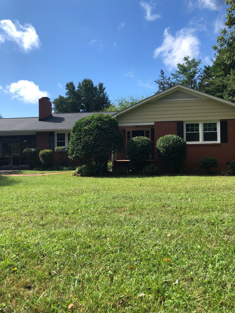 Beautiful newly updated single family home move in ready! – photo 1