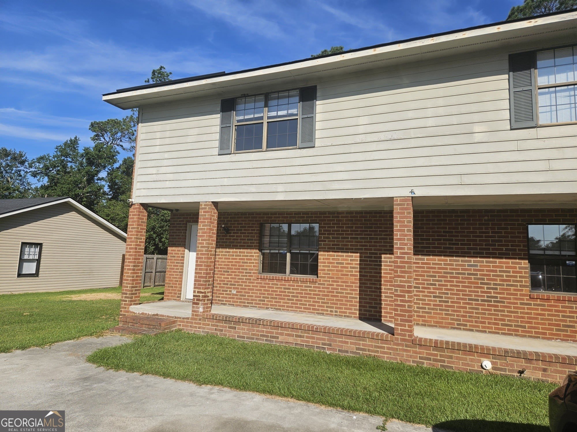 818 Robin Hood Trail – photo 1 of 12