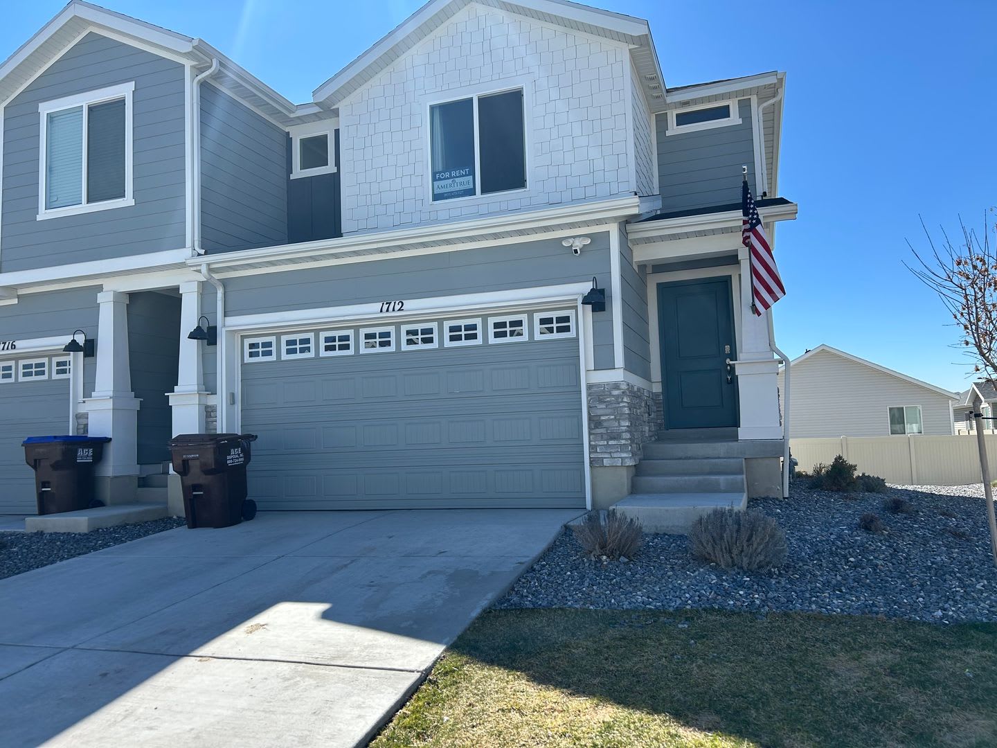 3 Bedroom 2.5 Bathroom Townhouse in Eagle Mountain! – photo 1 of 13