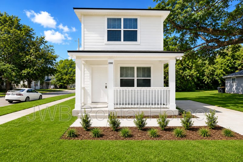 2202 Spires Ave – photo 1