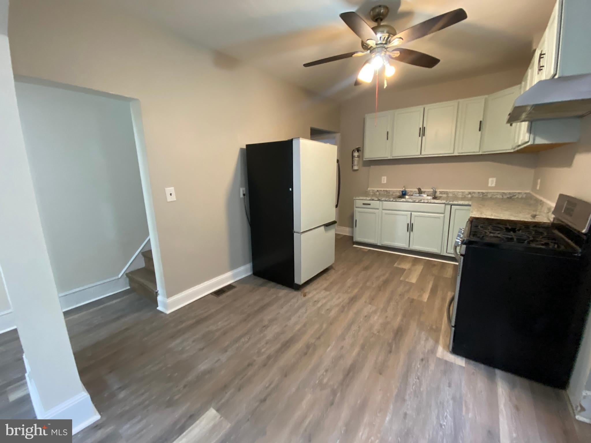 220 PEARL Street – photo 1
