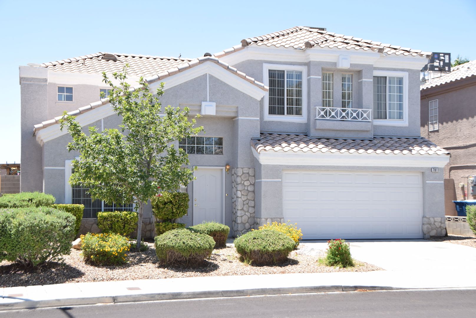 4 Bedroom 2 5 Bath Beauty In The Northwest Of Las Vegas – photo 1