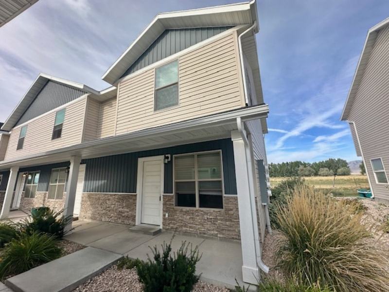 385 S 480 W – photo 1 of 15