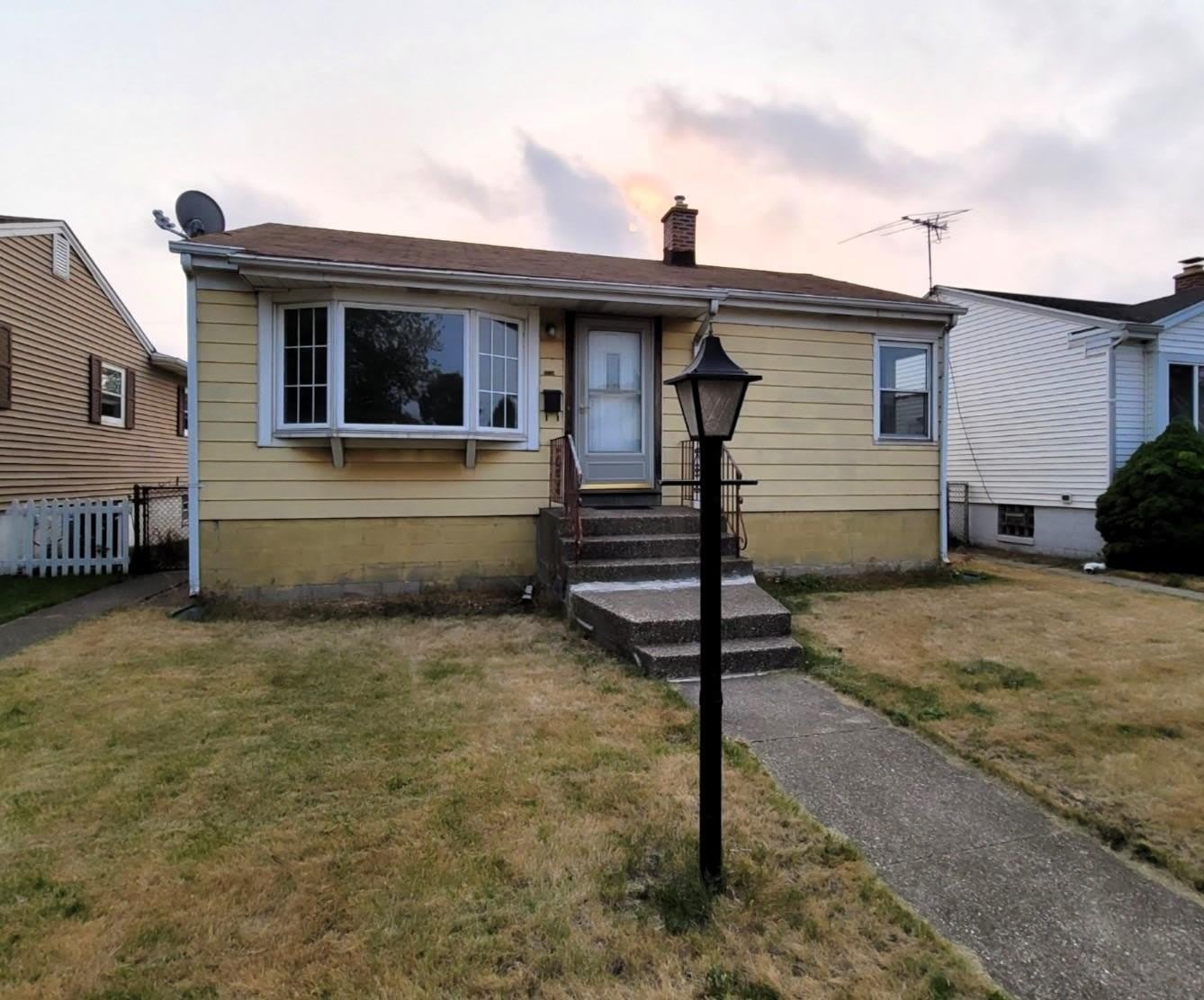 2716 White Oak Avenue – photo 1