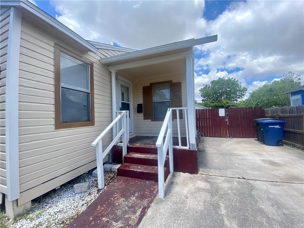 233 Eastgate Drive – photo 1