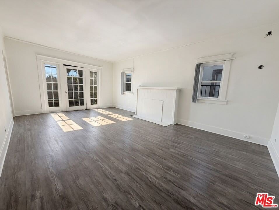 881 W 23rd St – photo 1