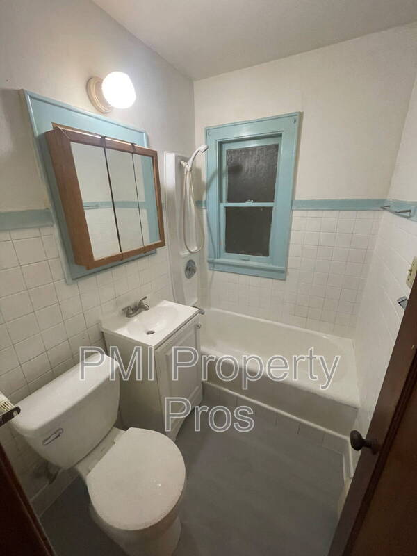 3432 E Cudahy Ave – photo 1 of 9