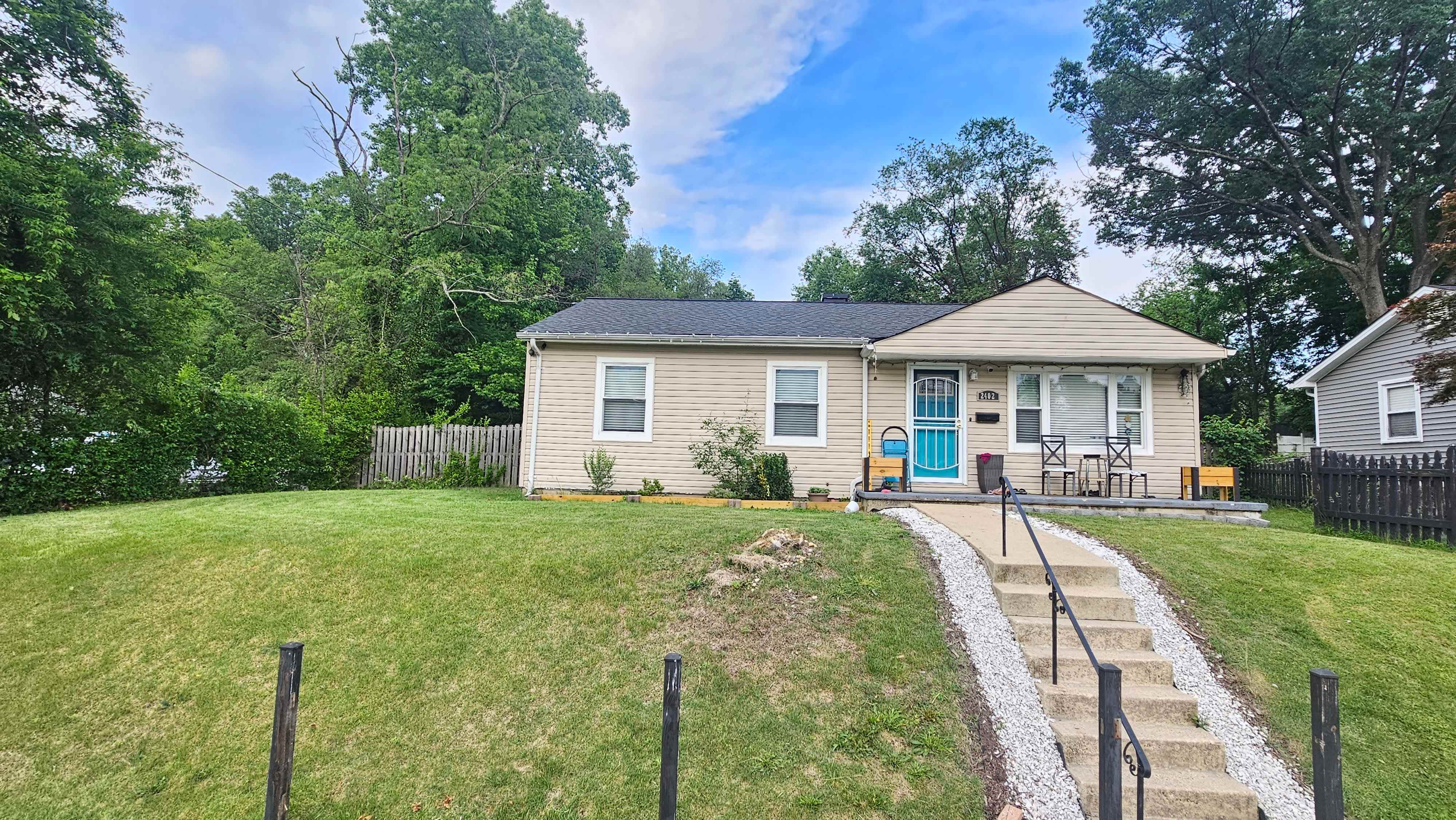2402 Lakehurst Avenue – photo 1 of 27