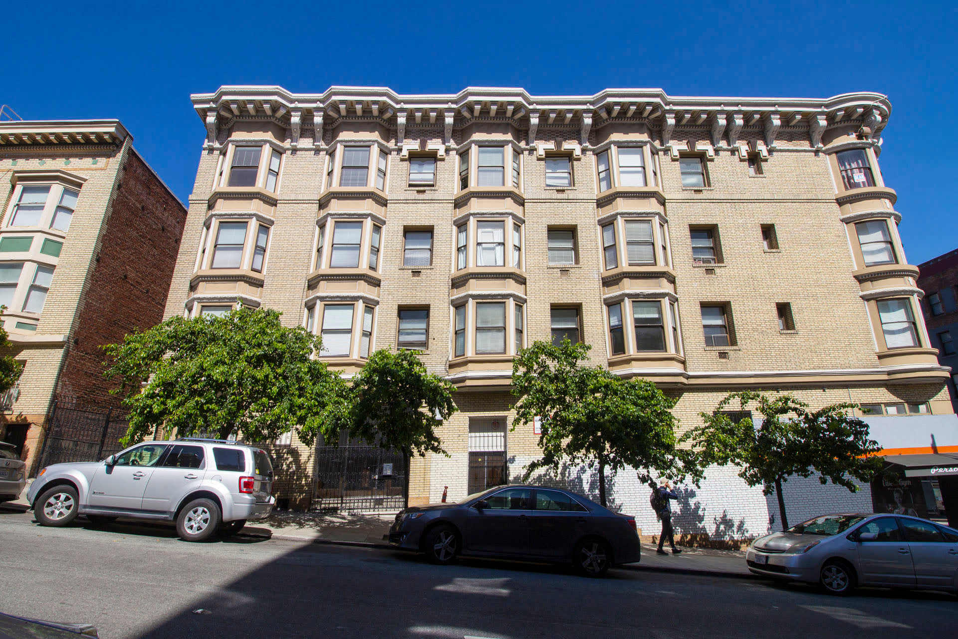 920 LEAVENWORTH – photo 1