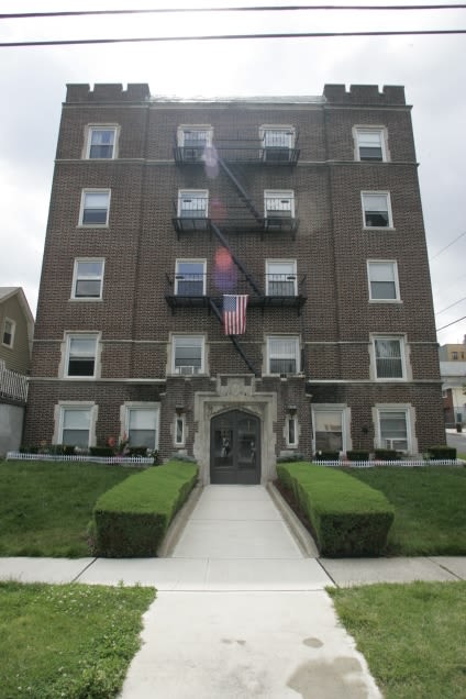 Poplar Place – photo 1 of 10