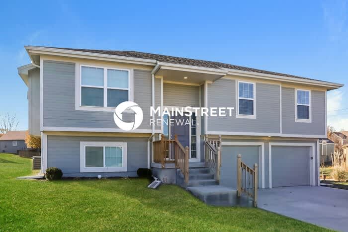1111 Hampton Drive – photo 1 of 17