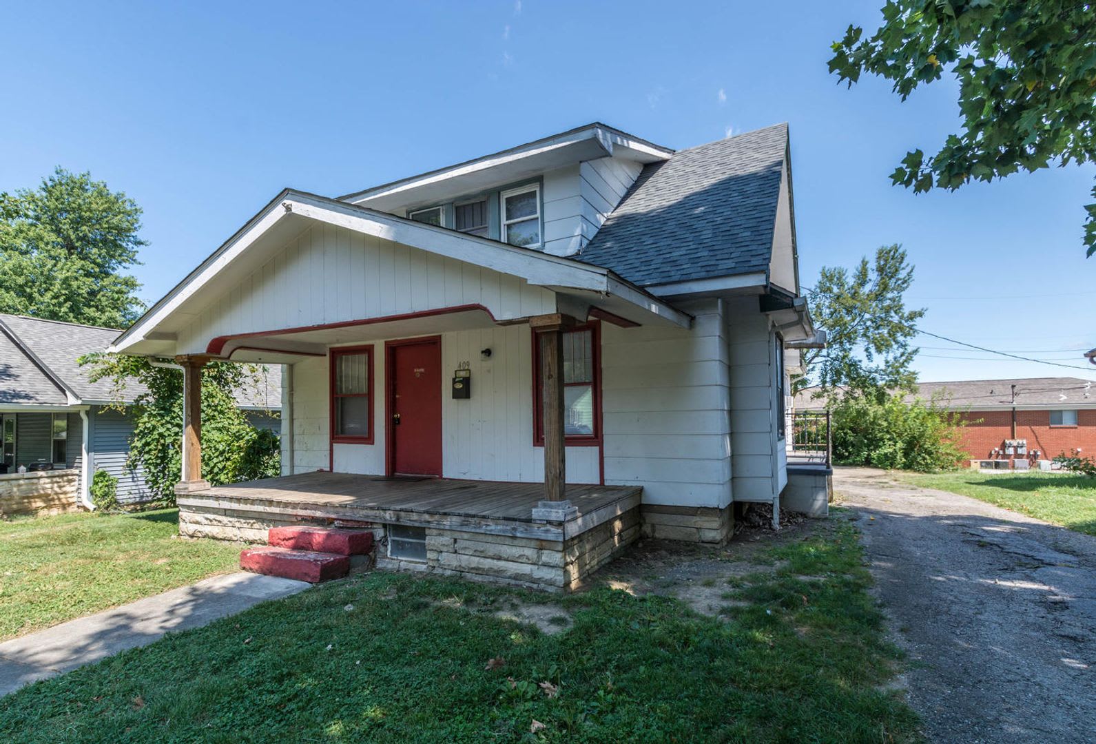 409 E 16Th 4Bed 2Bath Huge Garage Space Included – photo 1