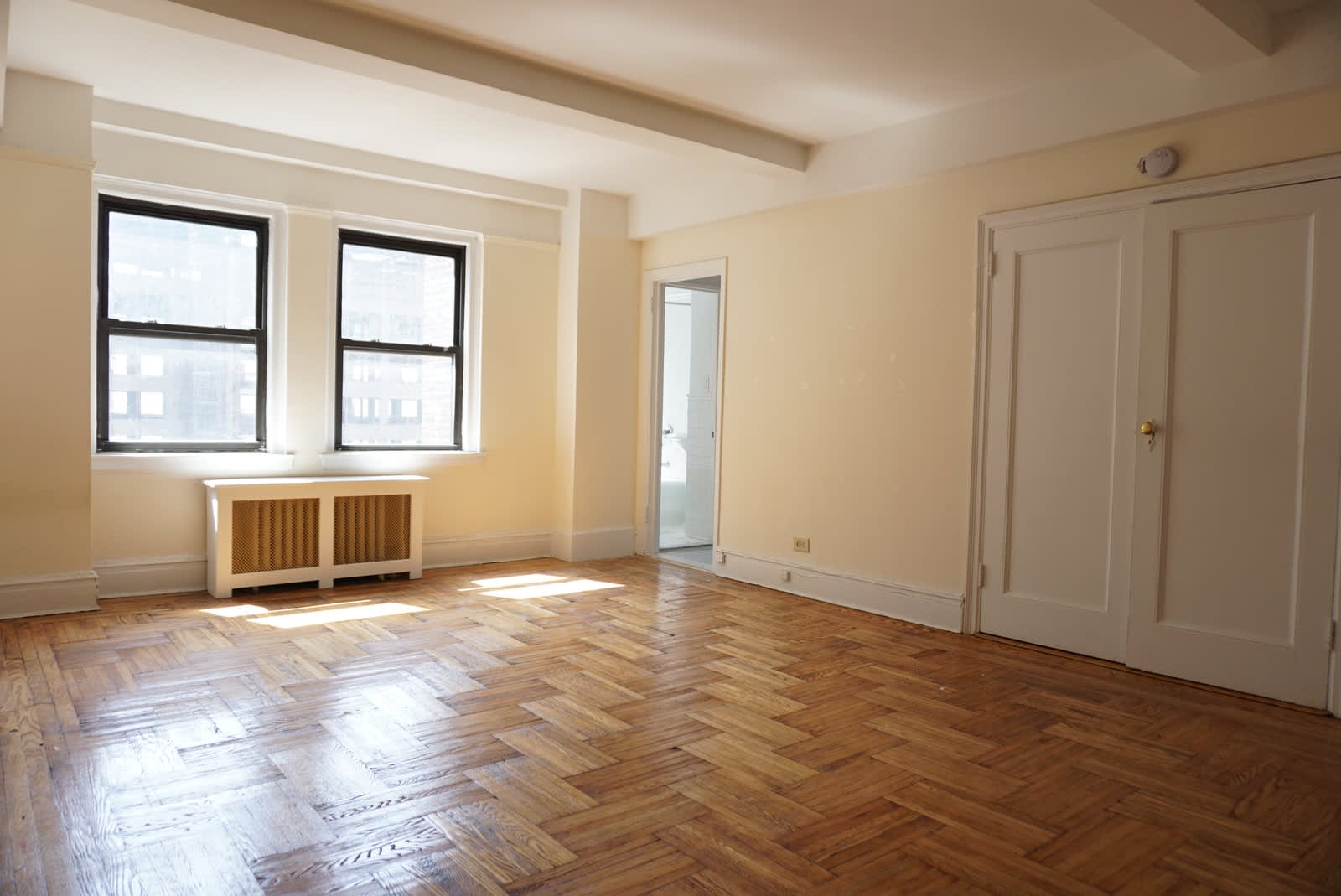 237 East 20th Street apt #8D – photo 1